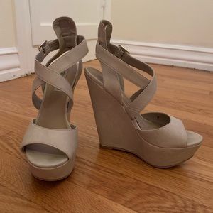 Steve Madden Wedge Sandals (7.5)